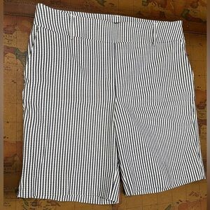 Hilary Radley Navy & White Striped Pull On Lightweight Women’s Bermuda Shorts